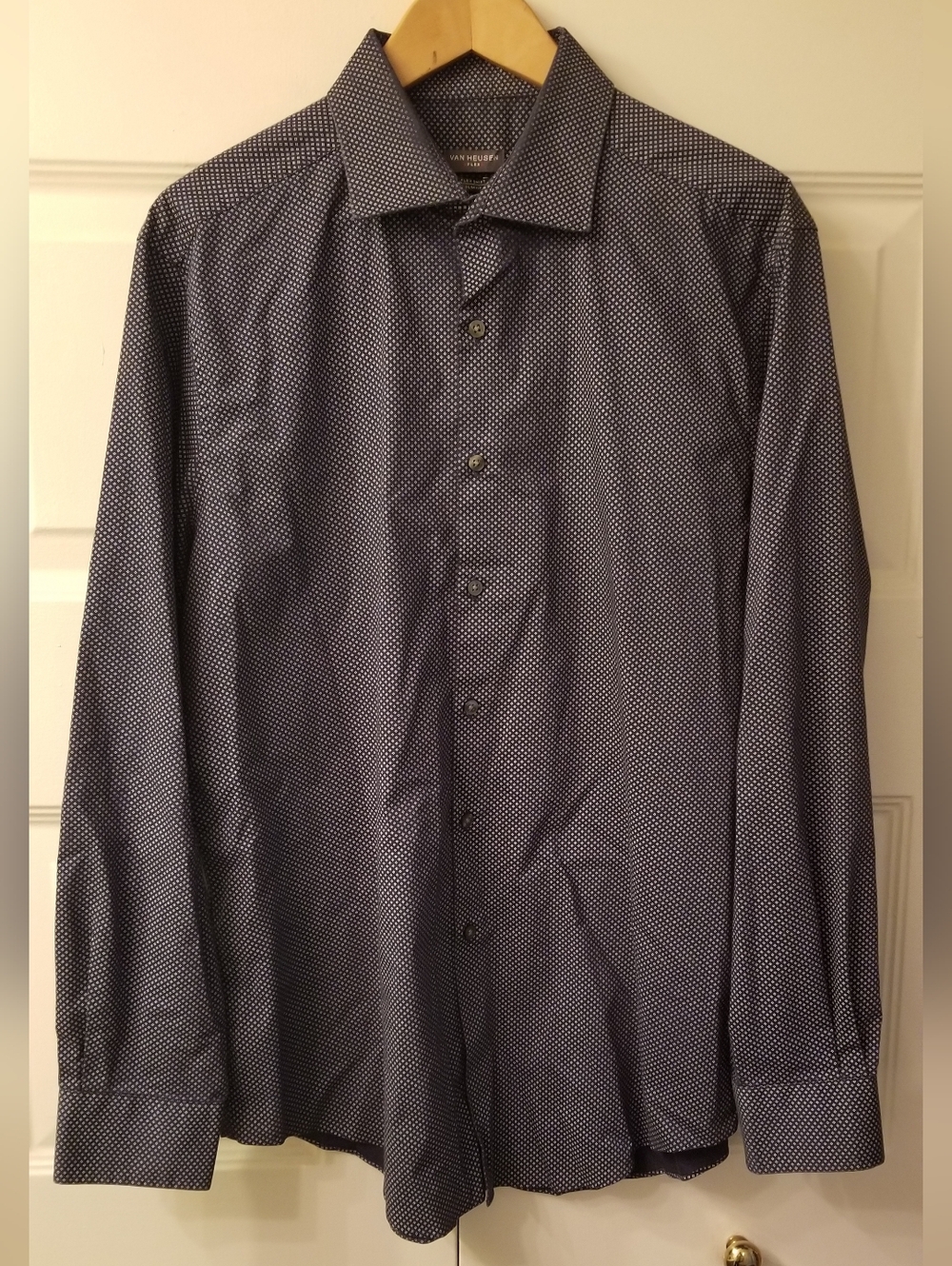 Van Heusen Men's Flex Slim Fit Dress Shirt Navy Blue & White Size 17 34/35 EUC